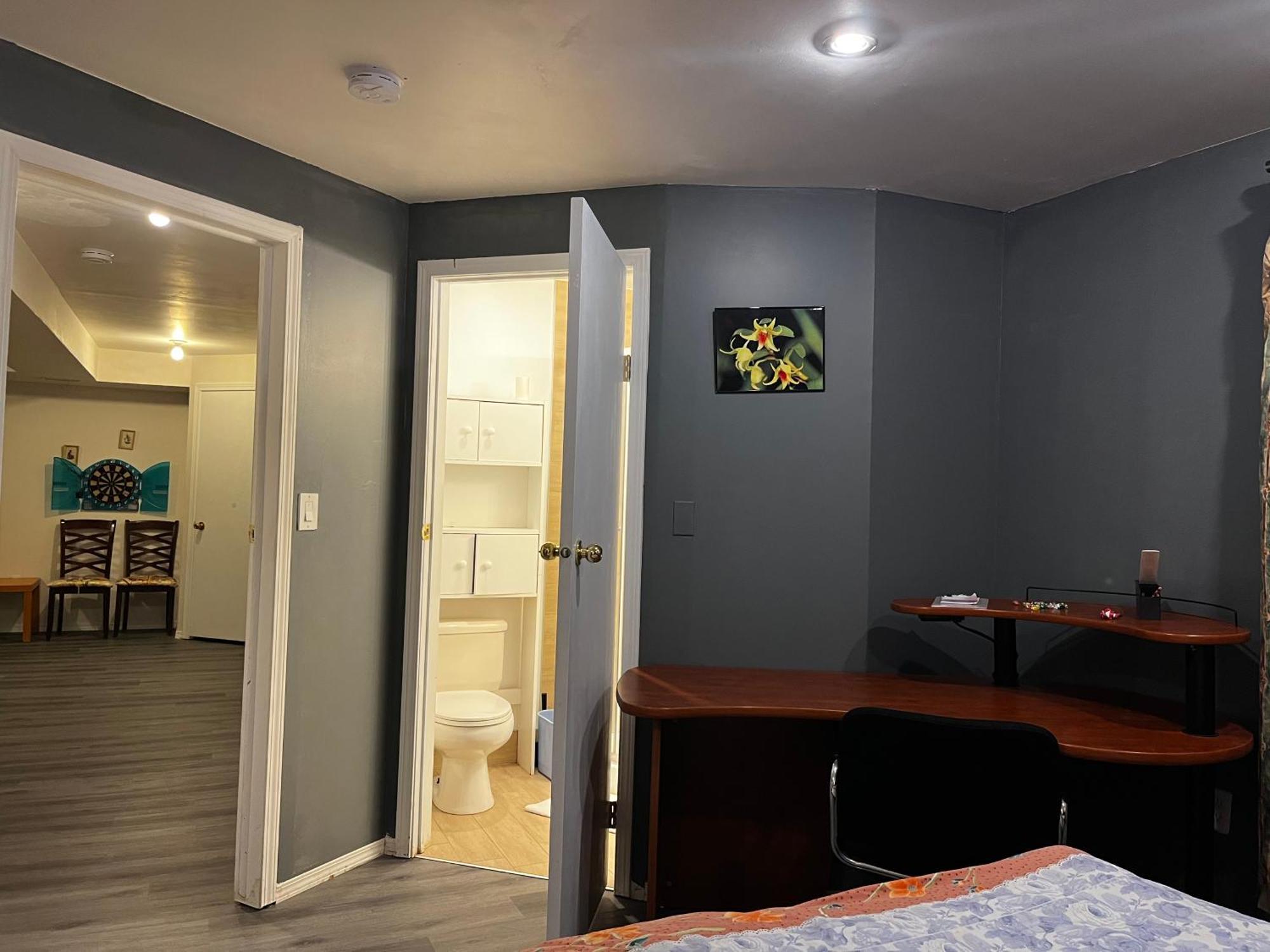 Hidden Valley New Basement Suite With Private Bathroom! Calgary Extérieur photo